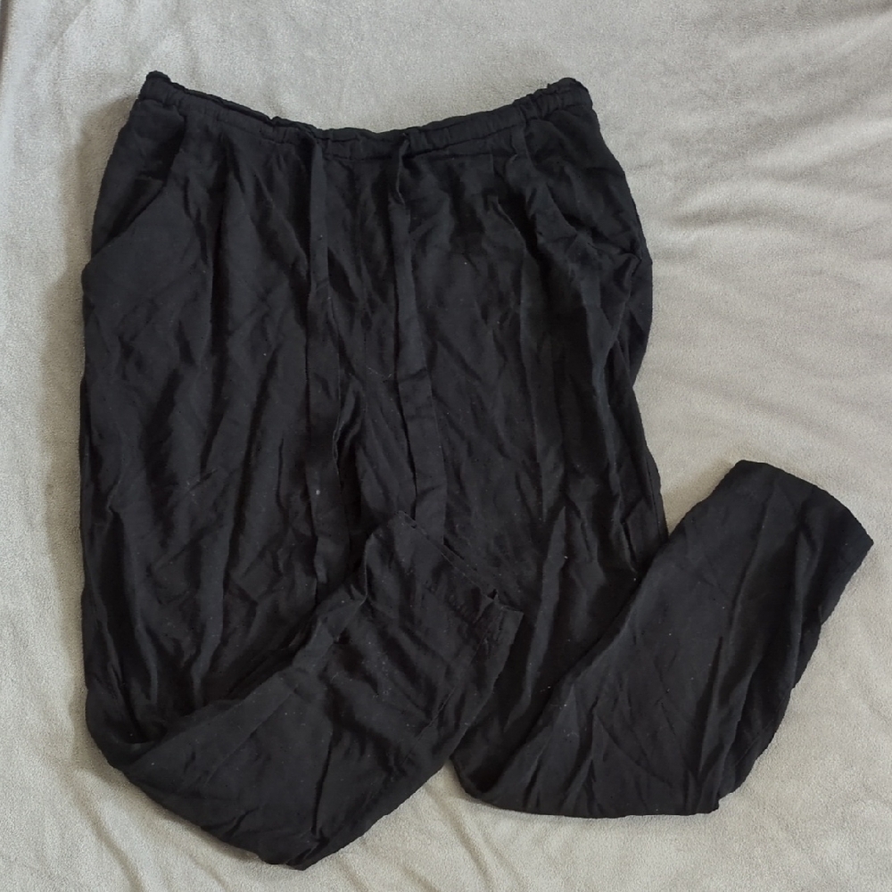 Old Navy Black Sweatpants with Tapered Leg and Elastic Waistband